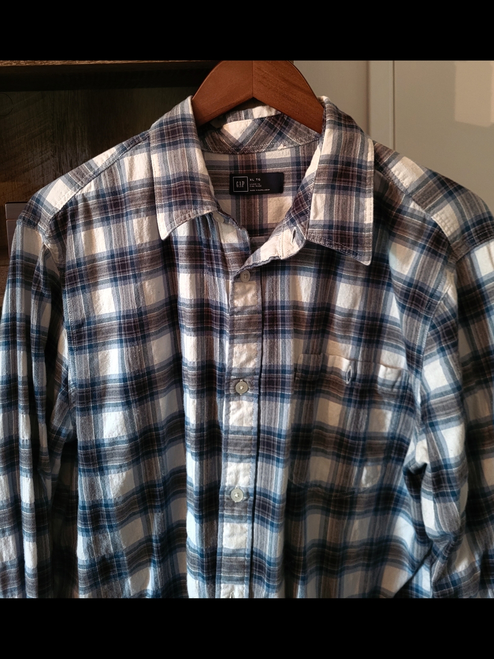 GAP Men's White and Blue Plaid Button-Down Shirt